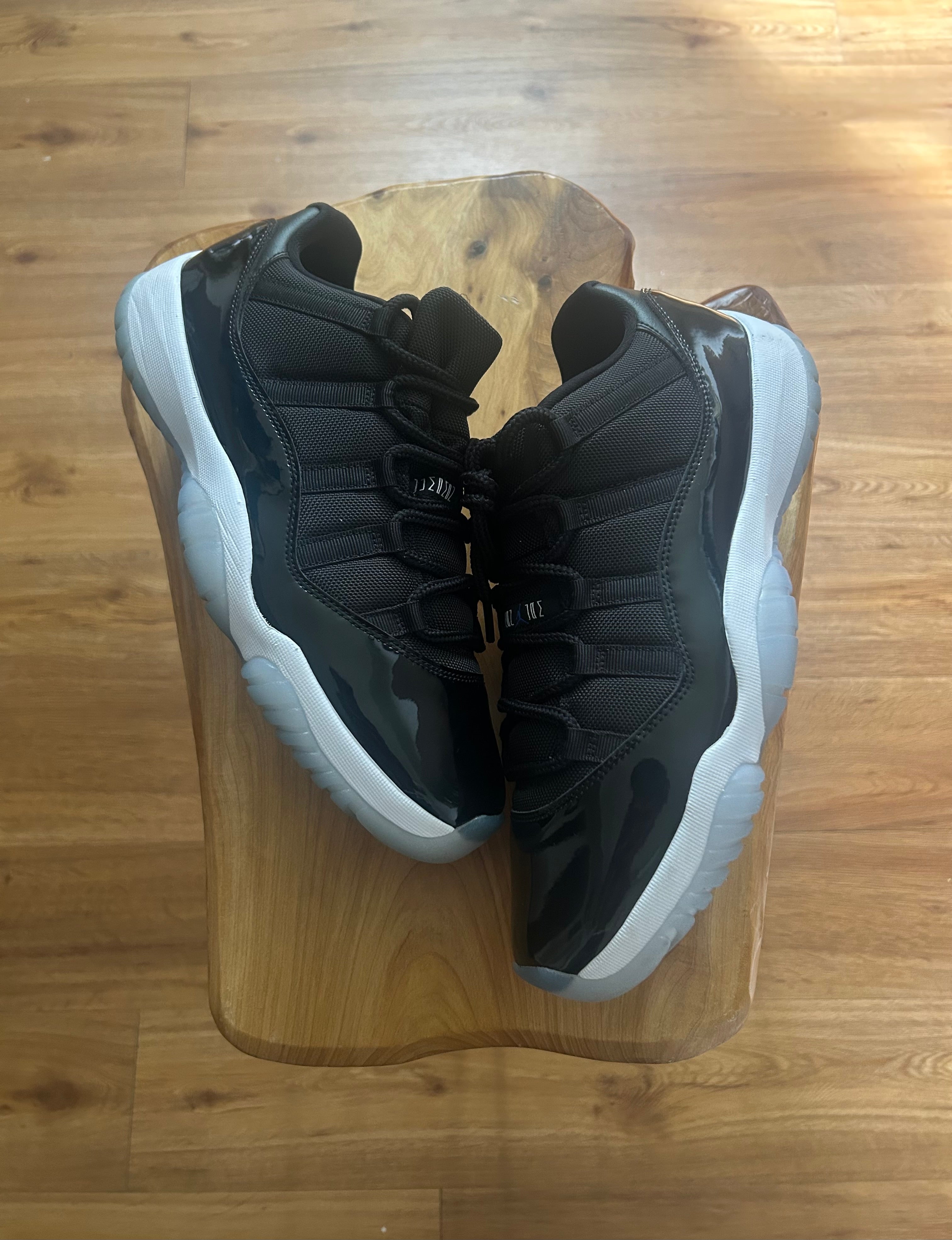 Jordan 11 Low ‘Space Jam’